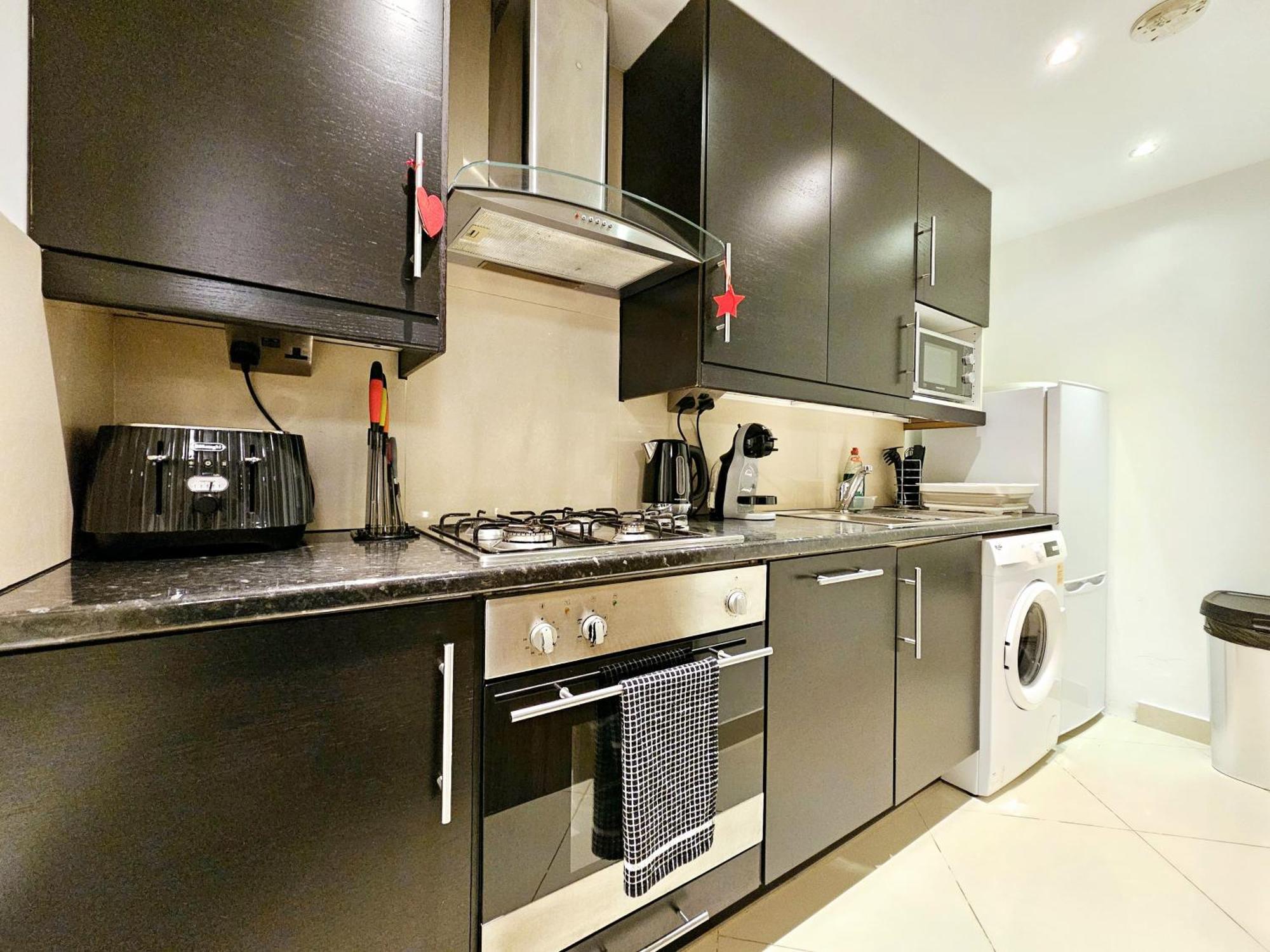 Modern Hyde Park Home With Private Entrance & Private Back Patio Near Bayswater & Paddington Stations Londen Buitenkant foto